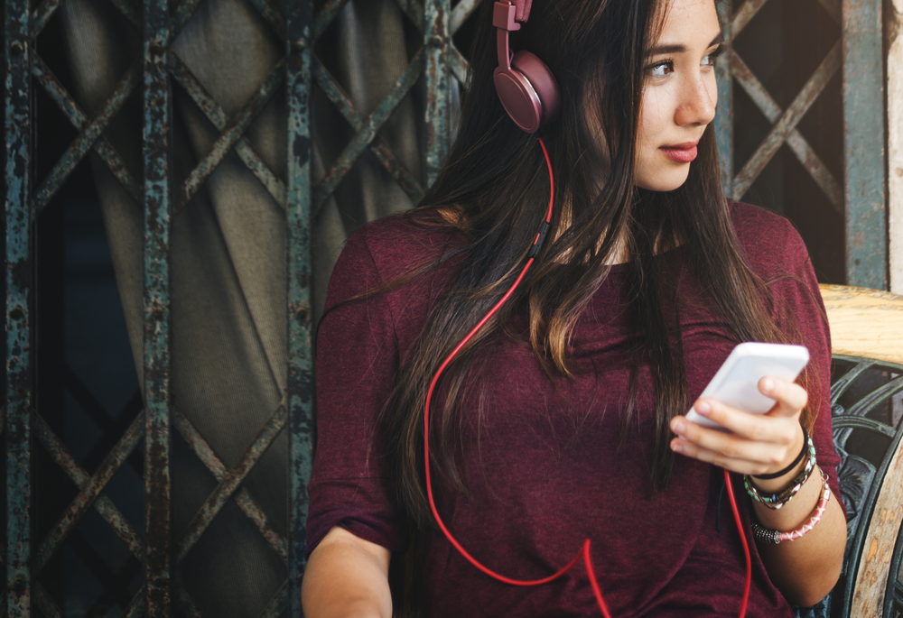 Boost Your Podcast Ad Performance with Cross-Platform Marketing Solutions